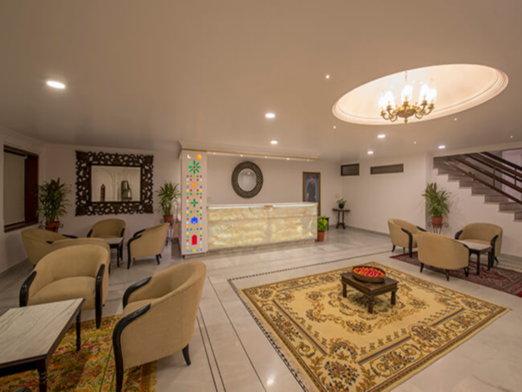 Raj Kuber - A Boutique Lake View Hotel