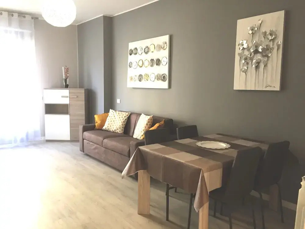 De Angeli Luxury Flat