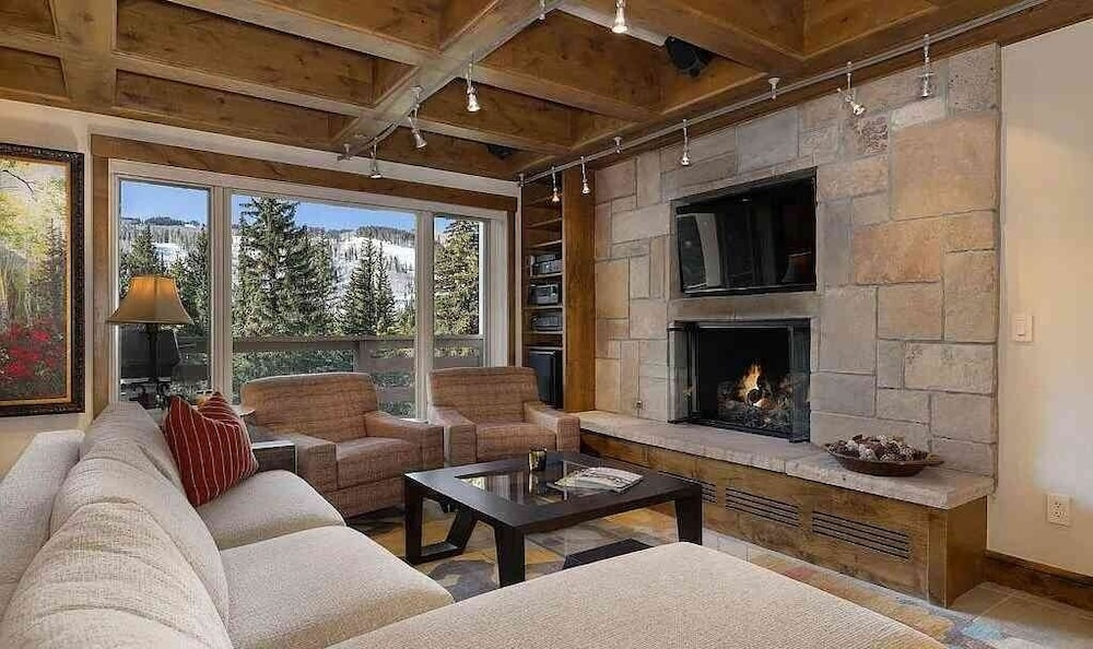 Treetops 4e 3 Bedroom Condo