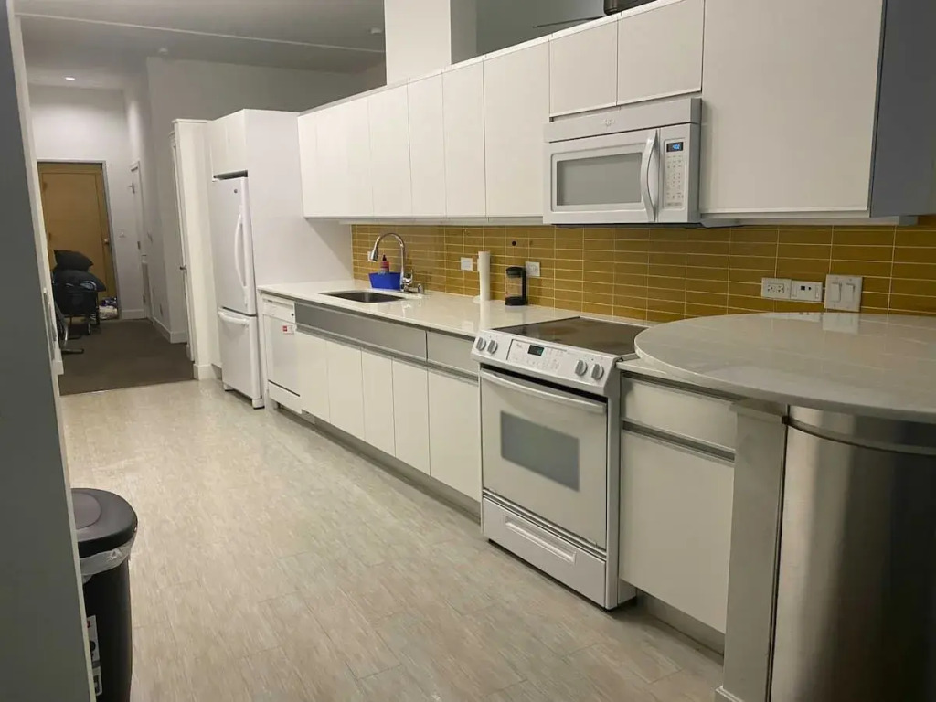 Great Value 1 Bedroom Apartment! Fast Wifi!