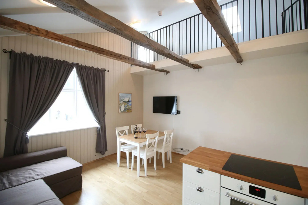 Acco Ice Apartments