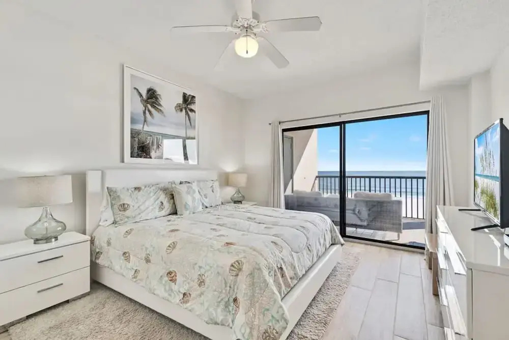 Palms 304 Beachfront 3BR 3BA Corner Condo