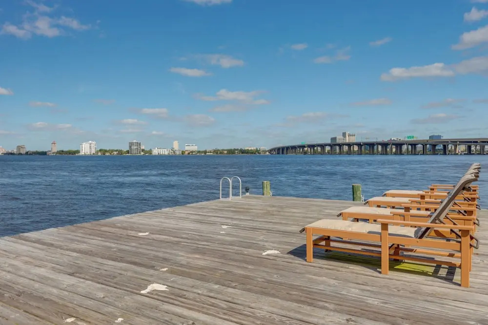 Poolside Fun! Waterfront Gem Near San Marco Square