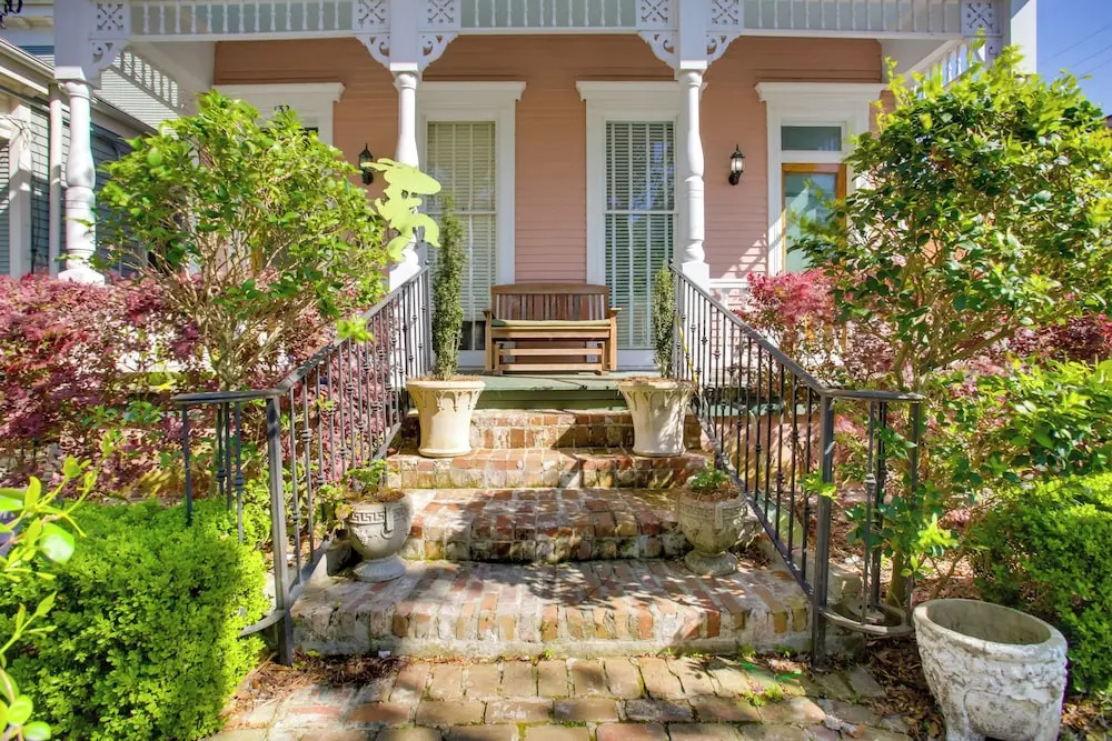 Historic Townhome - 2 Mi to French Quarter!