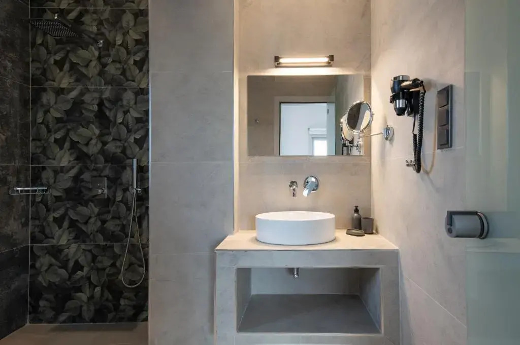 Nikiti Botanic Pool Suites