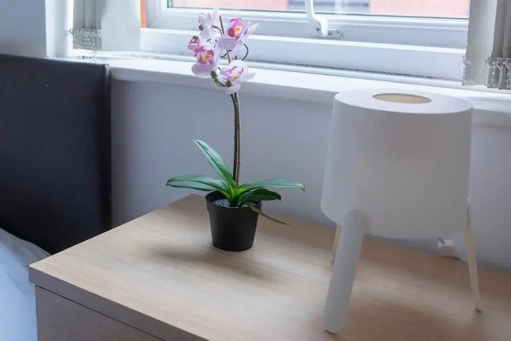 Cosy Central 3 Bed Property w/ Balcony - Sleeps 6