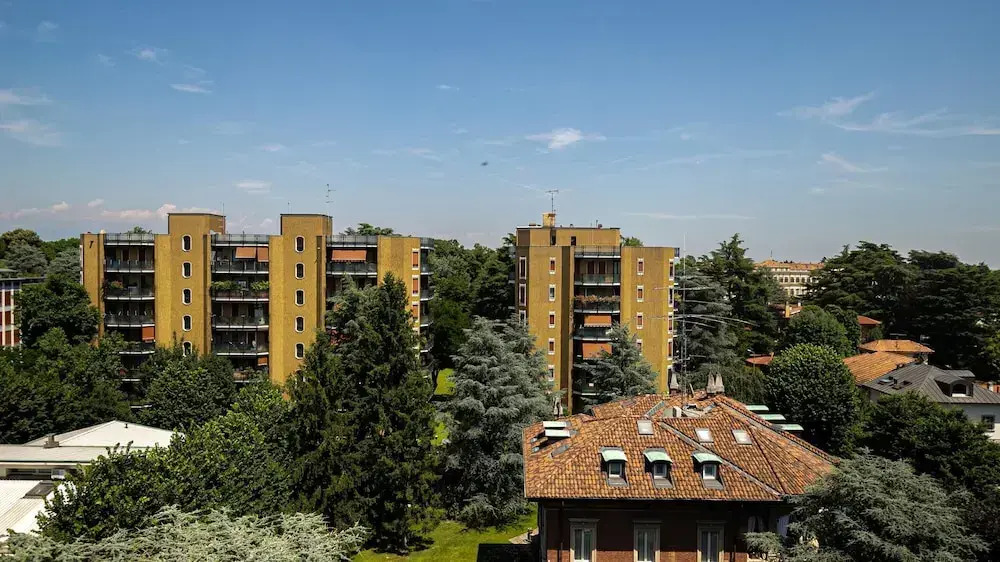 Rovani 14 in Monza With 1 Bedrooms and 1 Bathrooms
