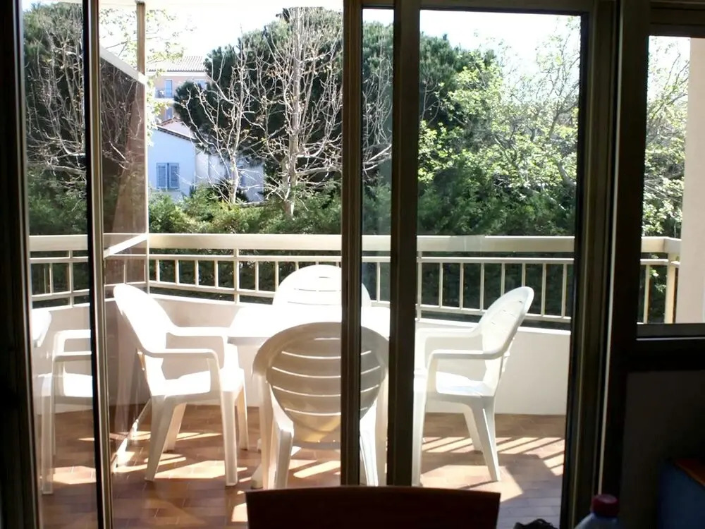Studio in Sainte-maxime, With Furnished Terrace - 200 m From the Beach