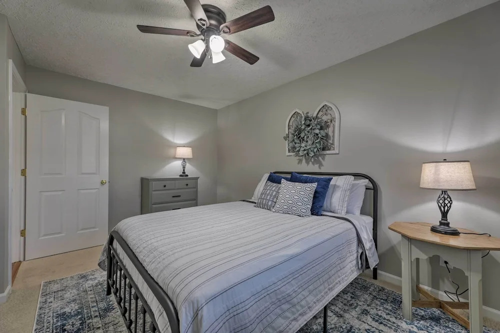 Single-story Manchester Home Close to Parks!