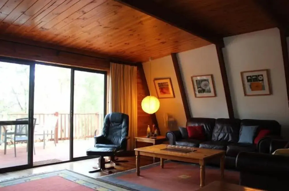 Green Leaves Cabin