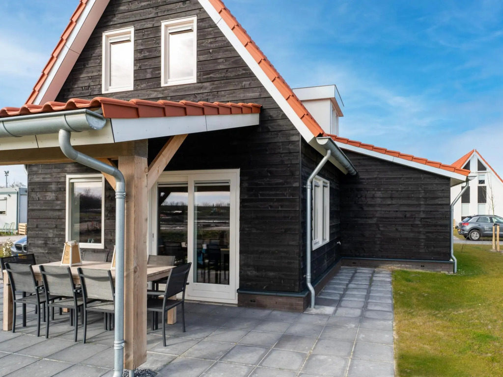 Fine holiday home 300 m from the Oosterschelde estuary