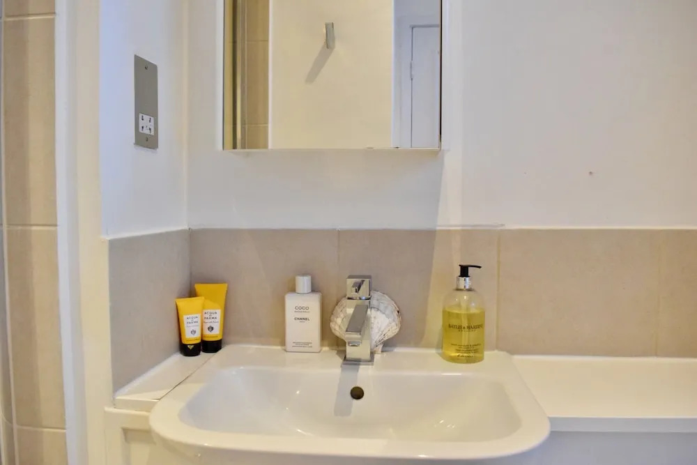 Private Terrace2 Bedroom Home