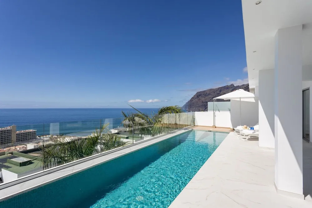 Crystal I Luxury Apartments by Hermosa Rentals