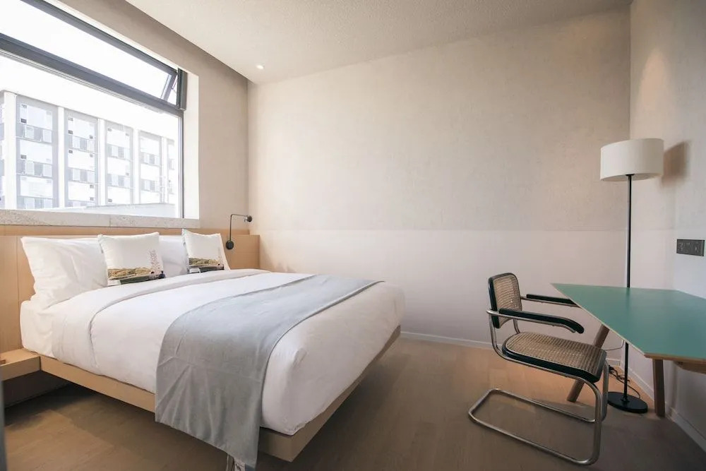 Read and Rest Hotel