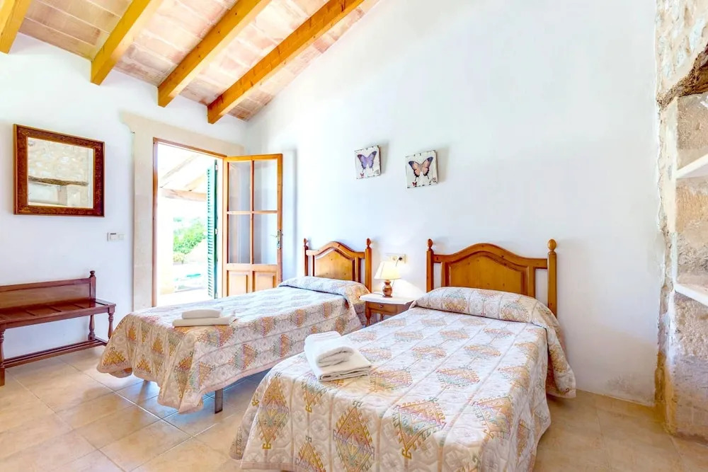 Villa With 4 Bedrooms in Illes Balears, With Private Pool, Enclosed Garden and Wifi Near the Beach