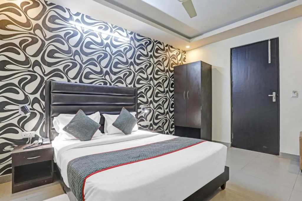 FabHotel The Diamond