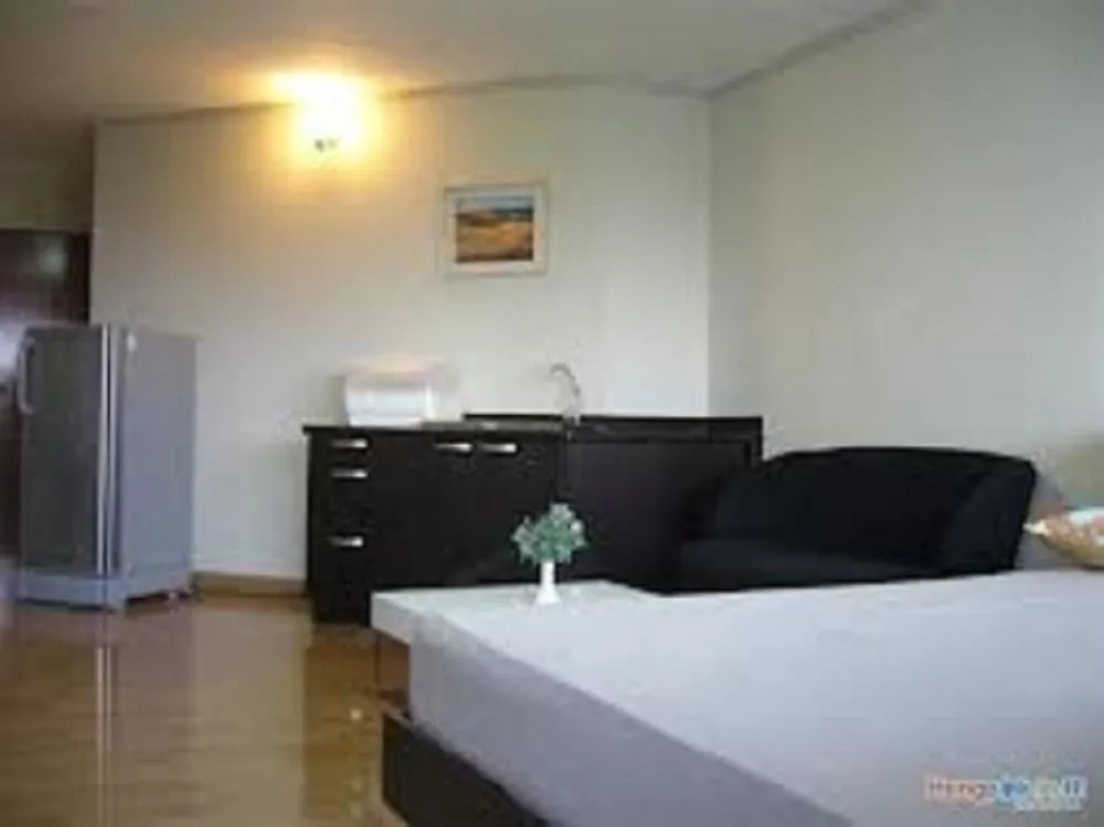 C3 Rojjanan Condo
