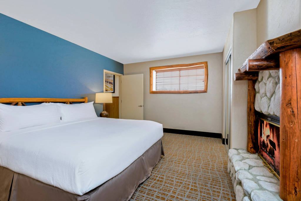 Holiday Inn Resort The Lodge at Big Bear Lake by IHG