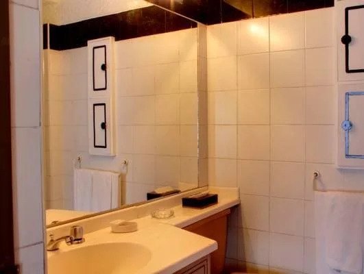 Suites Real 85