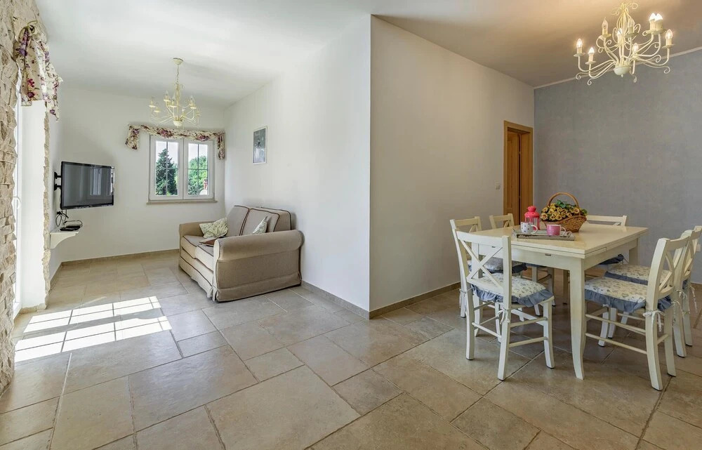 Stunning Home in Pula With Wifi and 2 Bedrooms