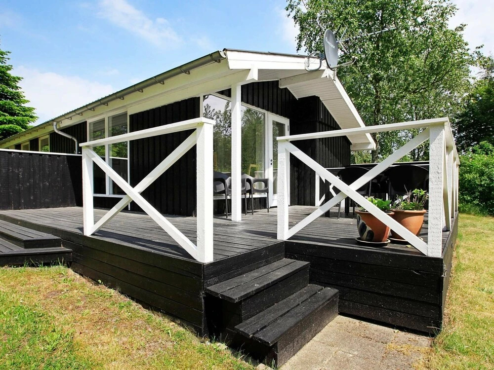 Peaceful Holiday Home in Hals near Sea
