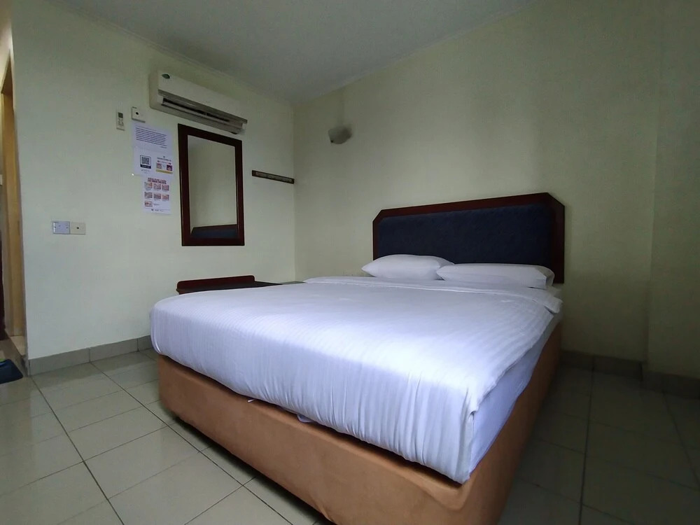 OYO 90632 Faber Inn