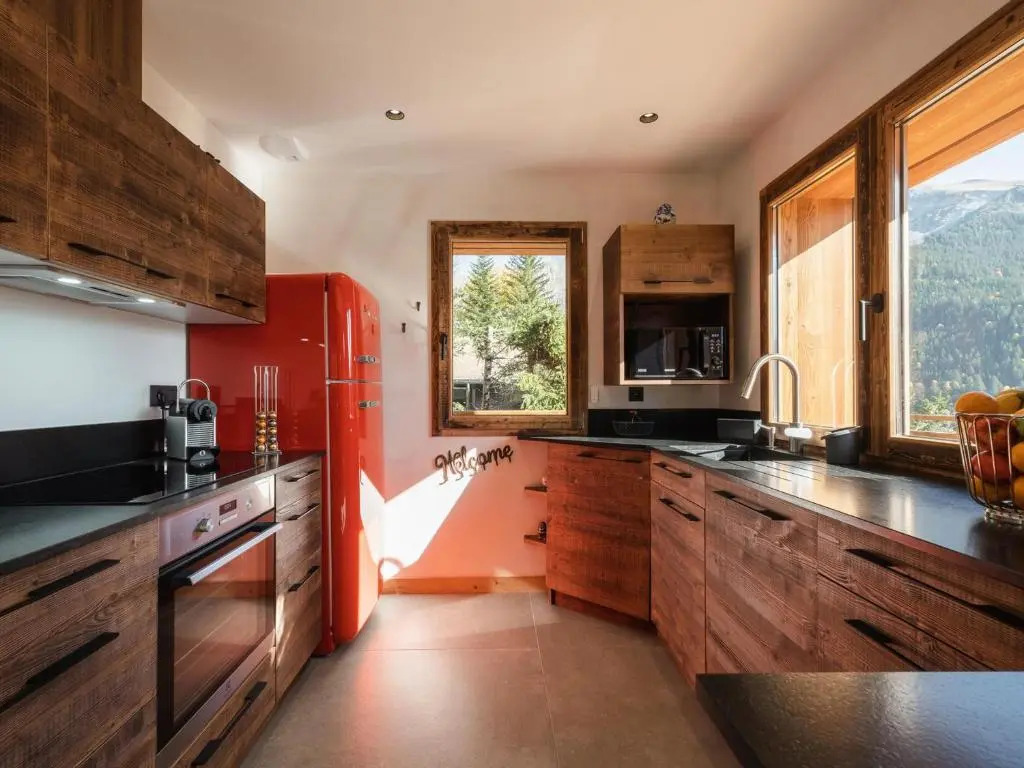 Chalet 4★, 12 pers, 5 chambres, terrasses ensoleillées, navette à proximité - FR-1-304-270