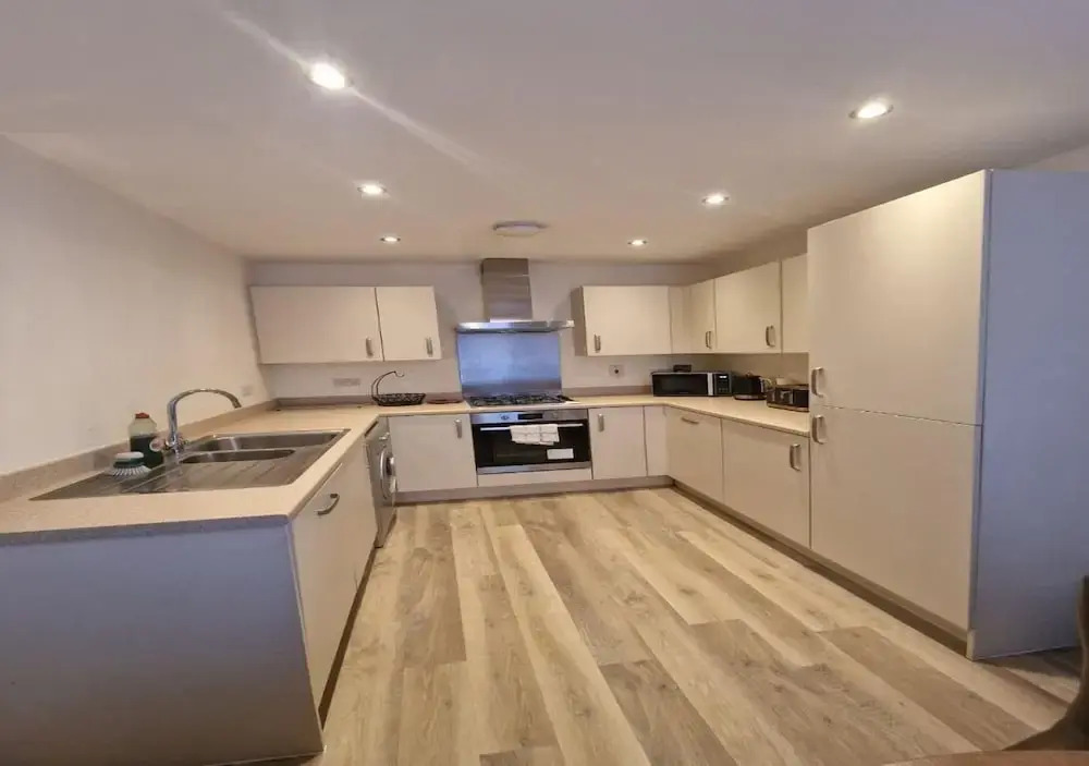 3bedroom Near Nec & Airport W/parking and Garden