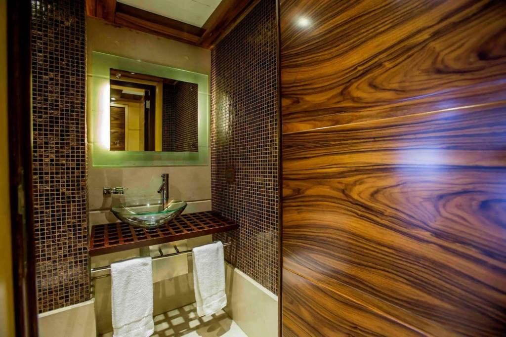 Lahoya Suites