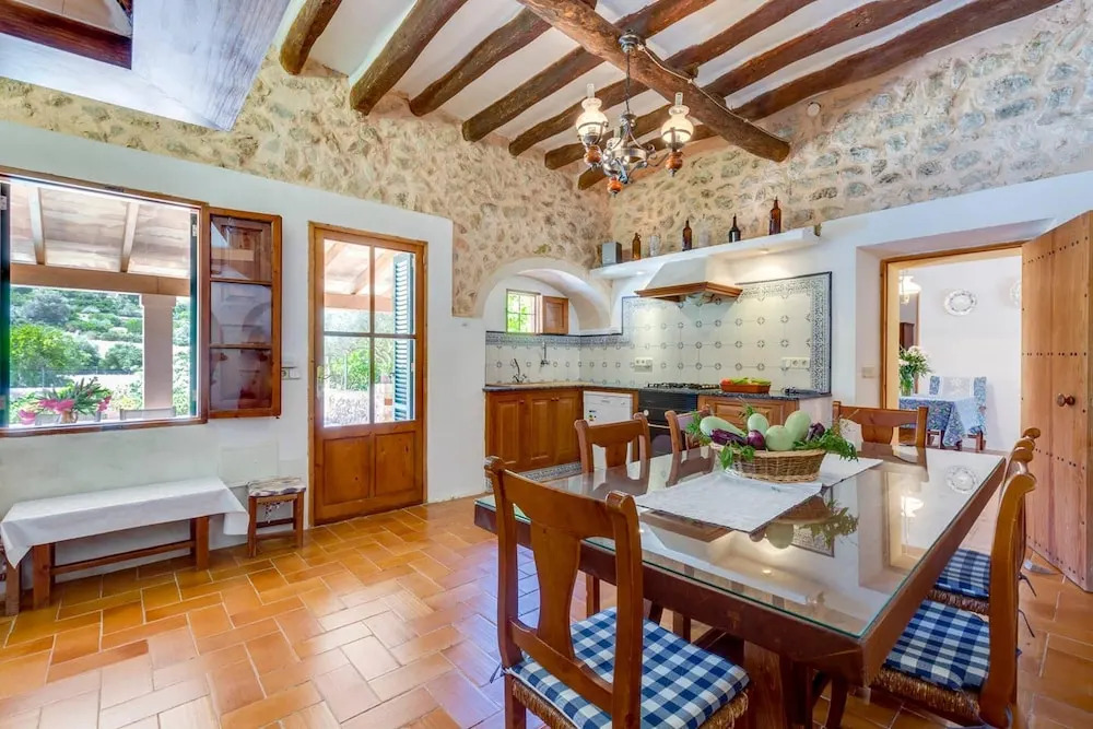 Villa With 4 Bedrooms in Illes Balears, With Private Pool, Enclosed Garden and Wifi Near the Beach