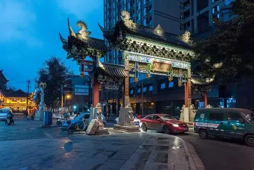 Chengdu Qingyang Wenshu Temple Locals Apartment 00144660
