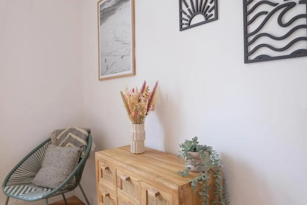 Bel appartement T2 de 45 m2, proche plage, offrant calme et luminosité