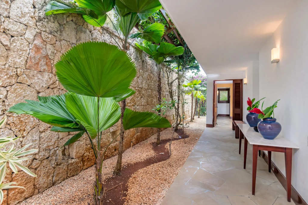 Fantastic villa at Casa de Campo - with ocean/river views, 2 golf carts, chef, maid & butler
