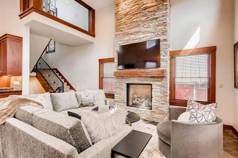 High Peak on Park Ave. by Park City Lodging