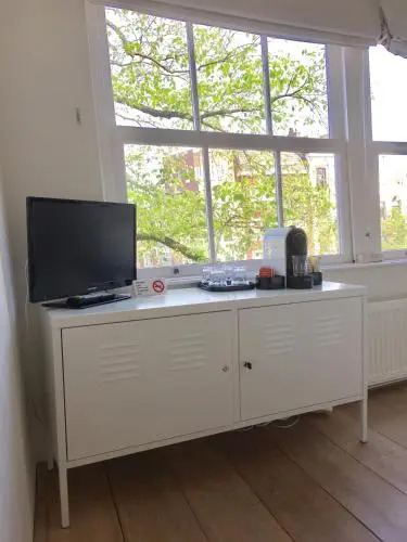 Spiegelgracht Apartments with Canal View