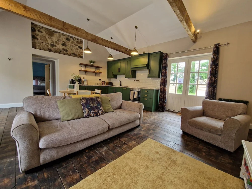 Hawthorn Hollow