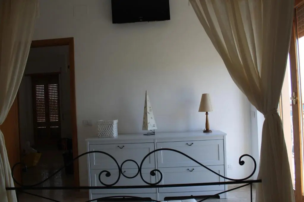 A&I Holiday House