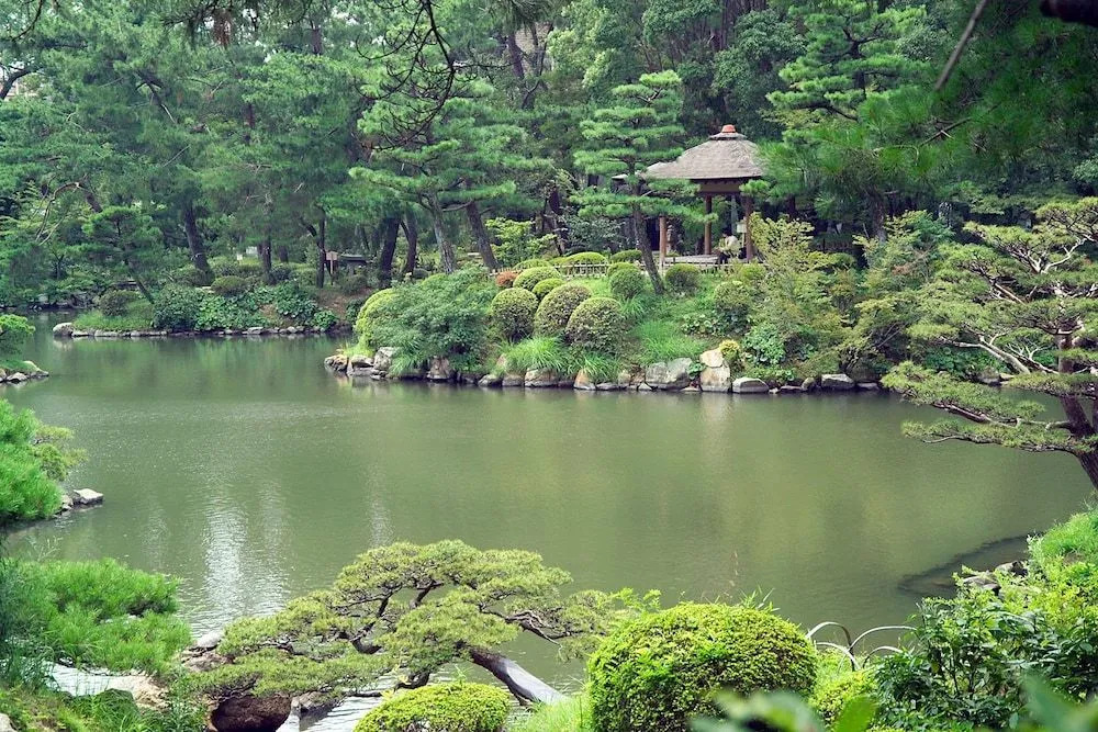 Le Claire Kusao