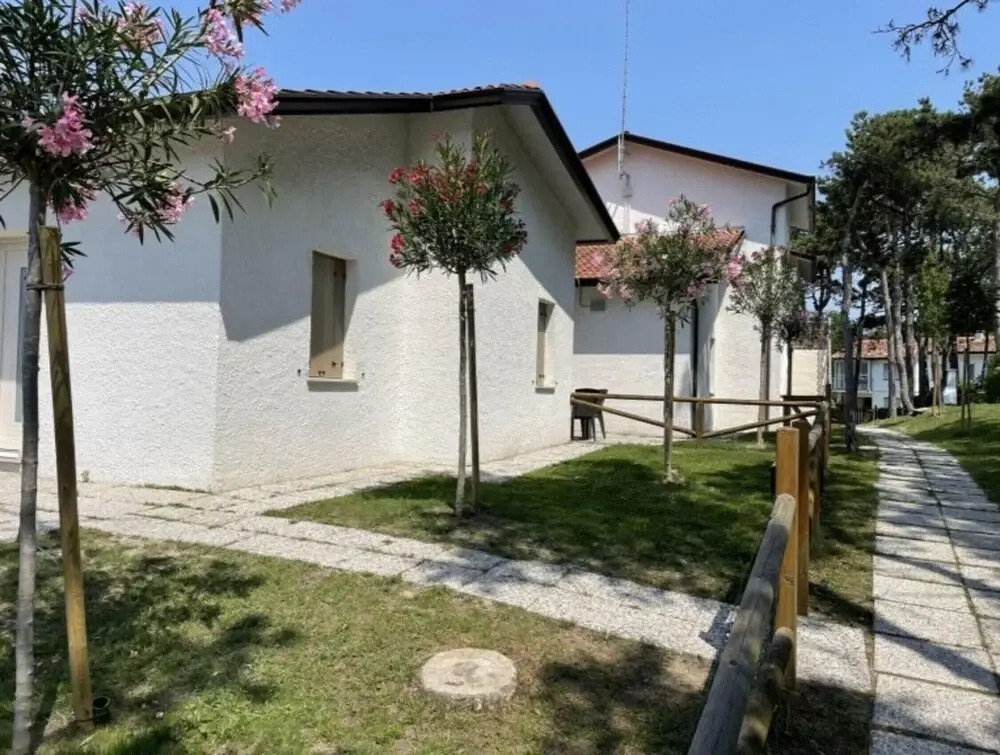 Villa with garden near the sea