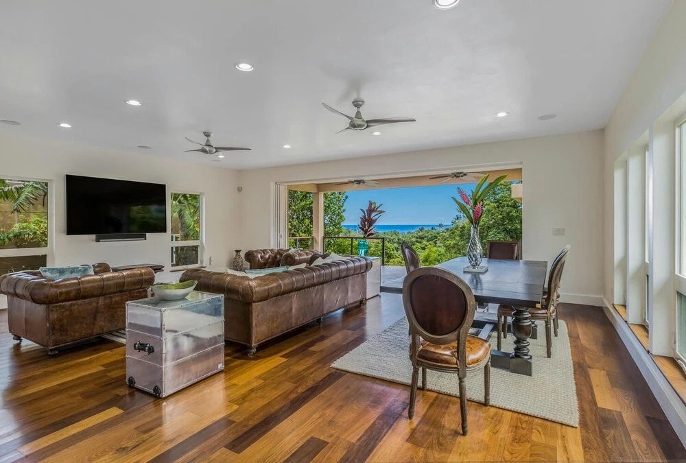 Punahele Point 3 Bedroom Home by Redawning