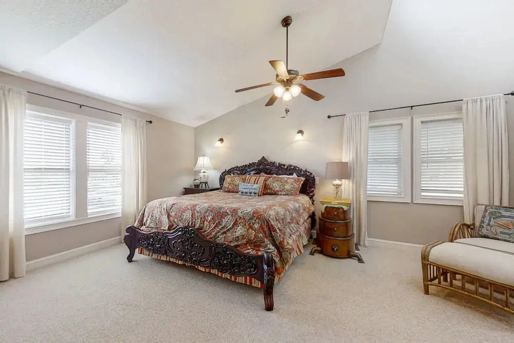 Spacious Beachfront Home W/deck, Balcony, Central A/c, Washer/dryer, and Wifi