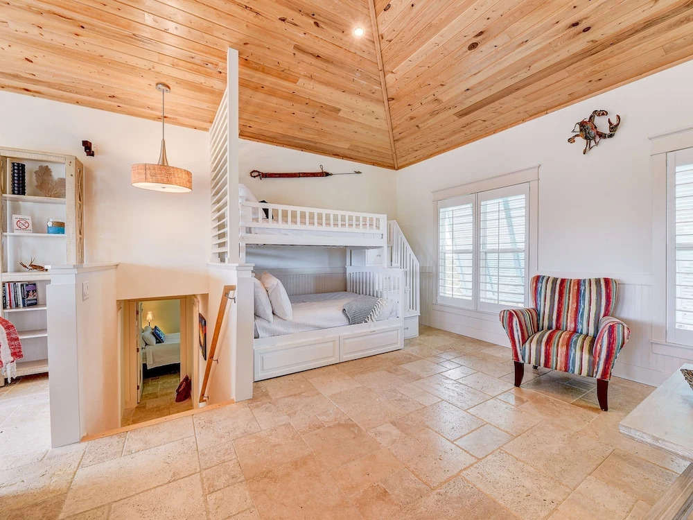 Sea Spray Beach House by Vtrips