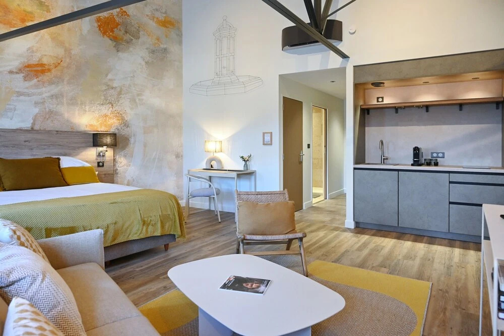 Walnut Bistro & Suites