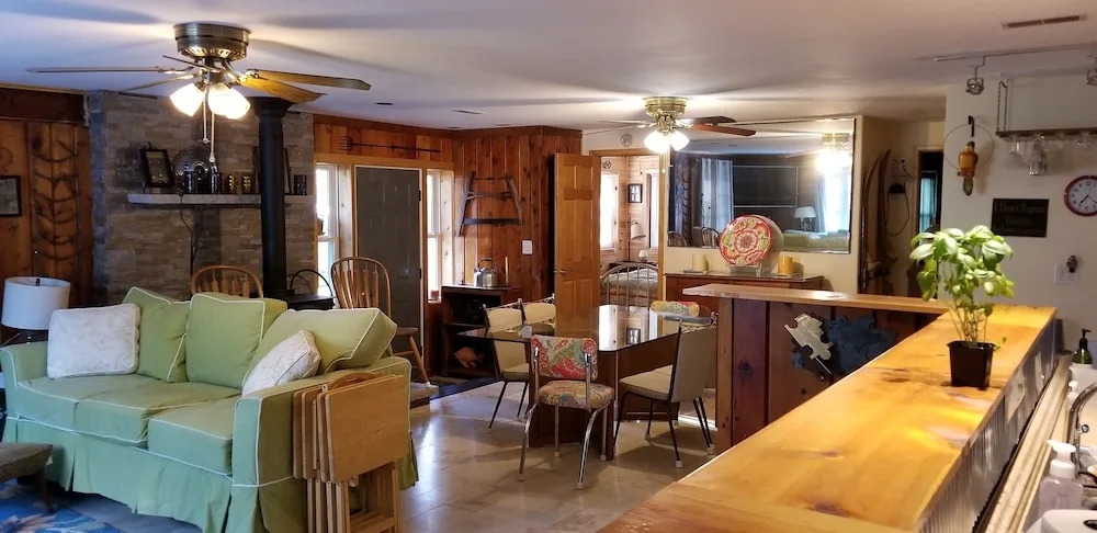 East Tawas Rustic Retreat - 3 Br Home