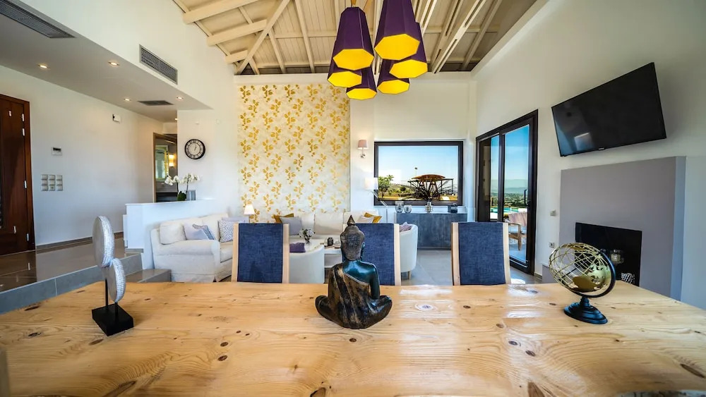 Villa Kedria and Kedria lounge