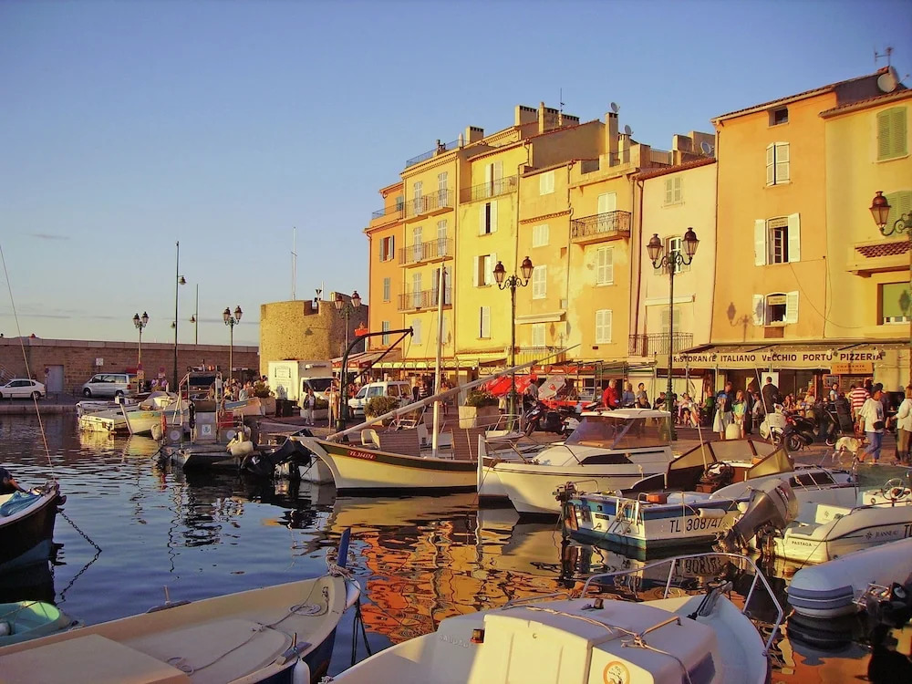 Apartment in Gassin Saint Tropez With Garden, Pool