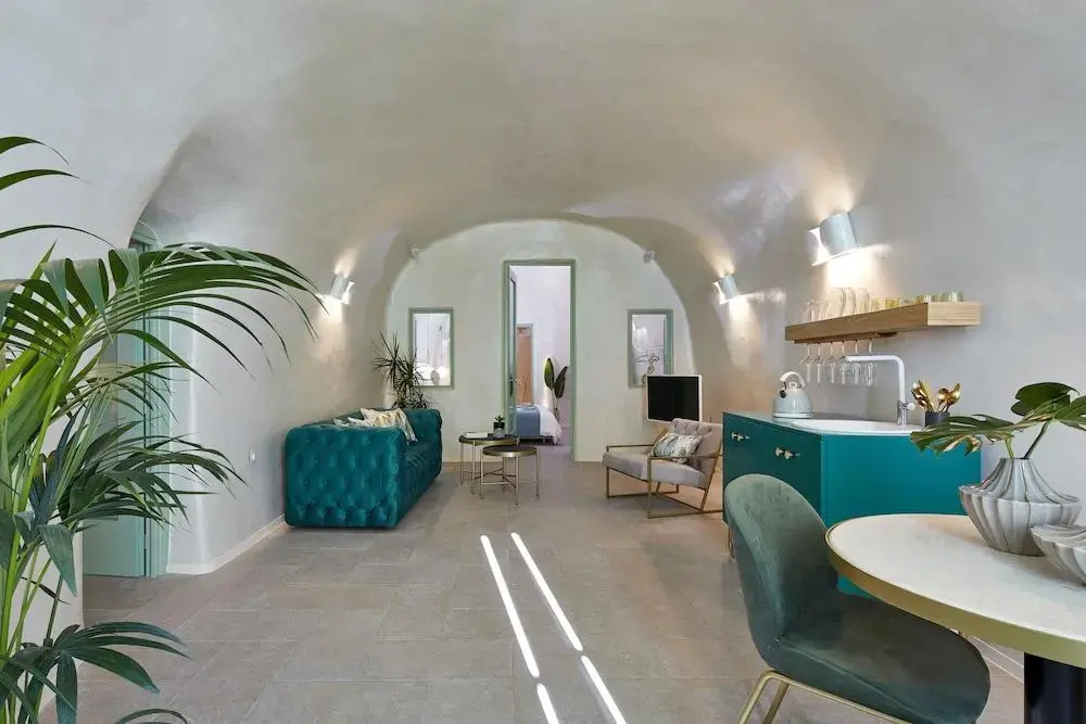 Gitsa Cliff Luxury Villa