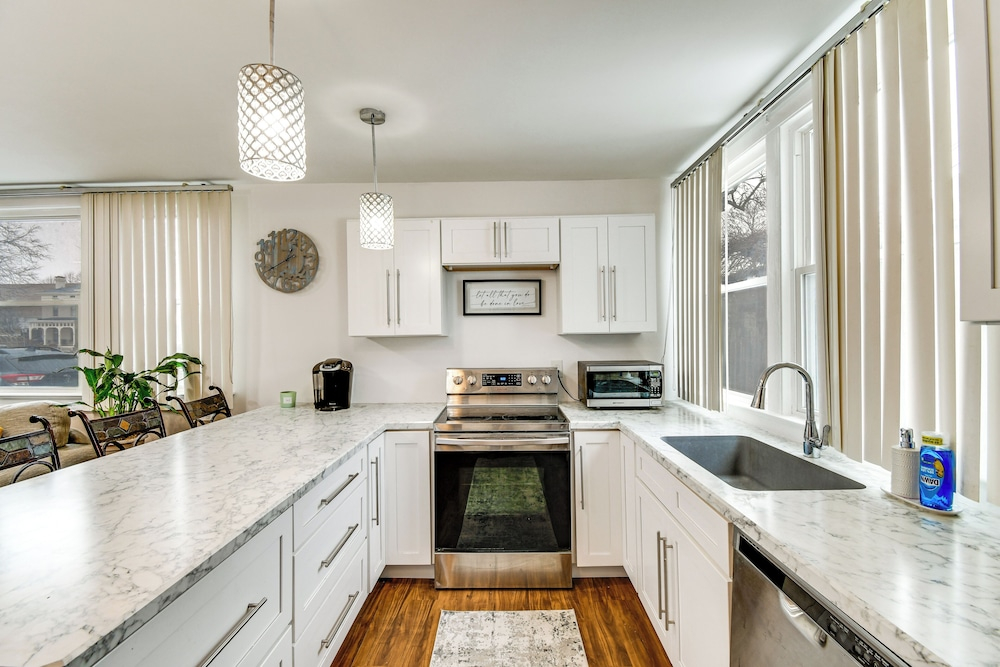 Explore Rochester! Charming Home 1 Mi to Downtown