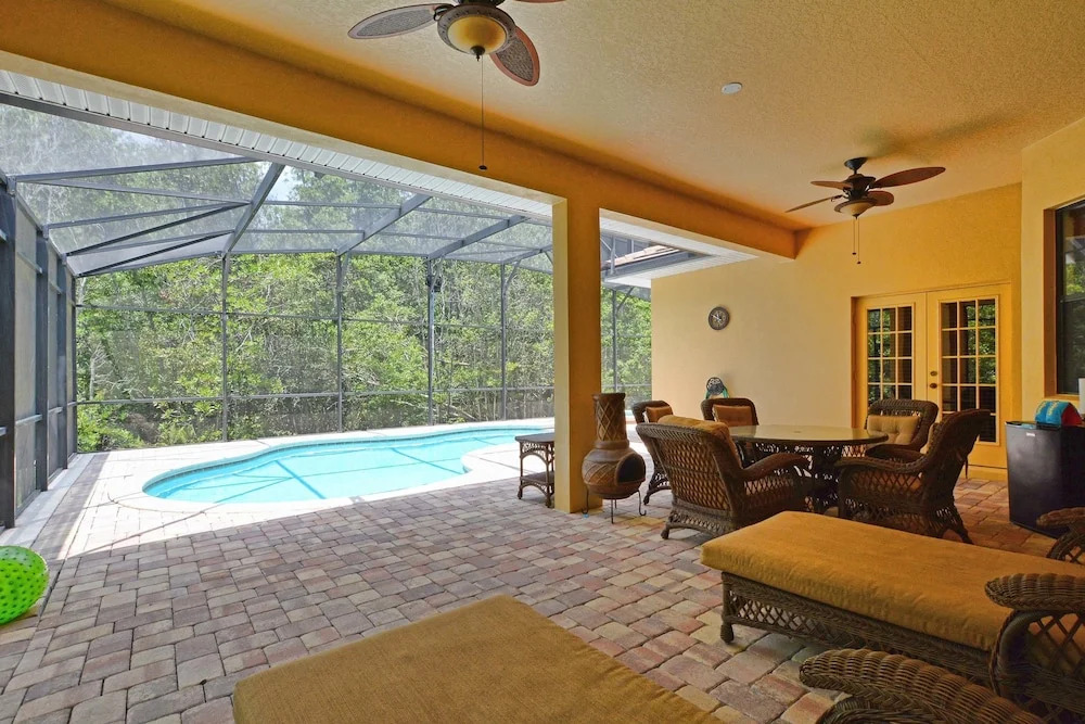 Calabria- 4 Bed House w/Pool- 3400CL
