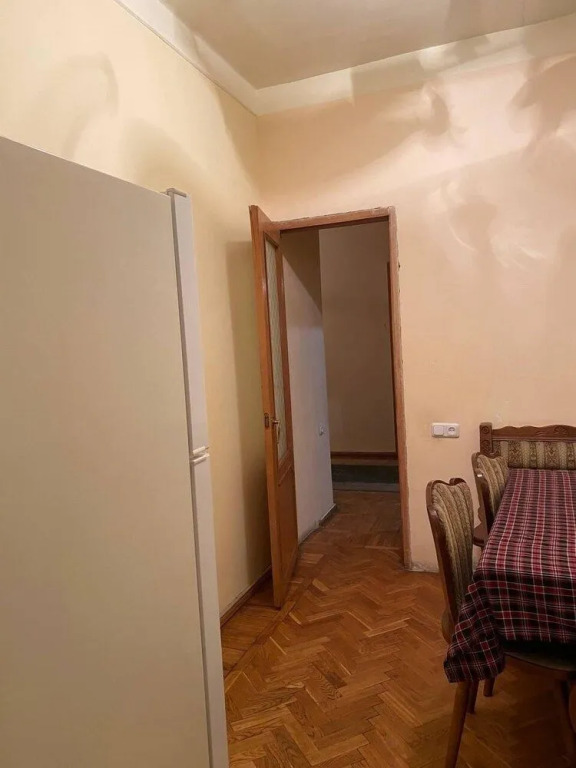 Пятиэтажный каменный дом